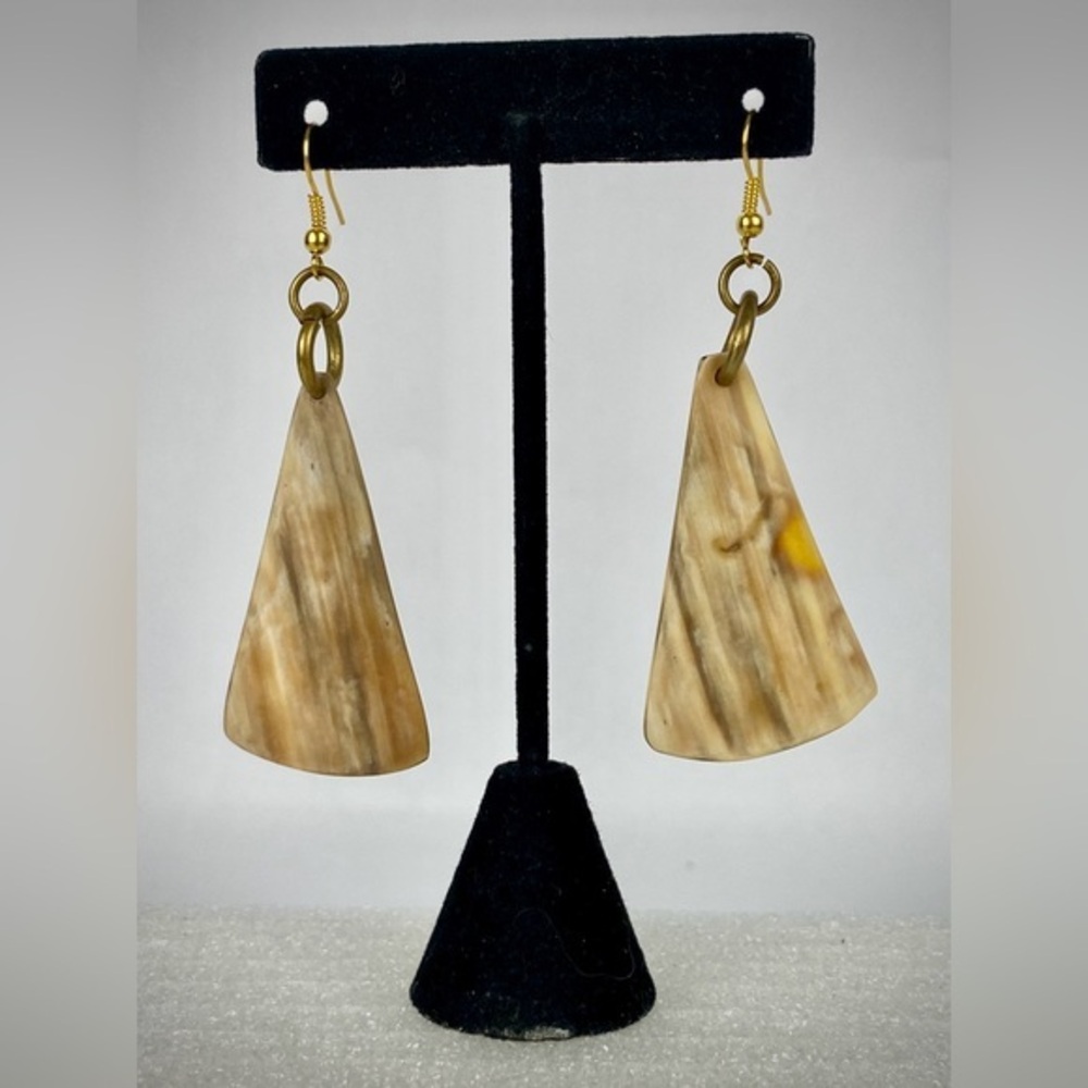 NWOT African/Bohemian Carved Natural Toned Triangle Bone Earrings